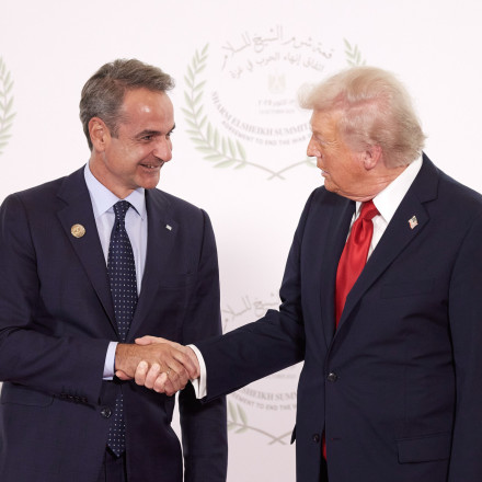 Πυκνά μηνύματα που δείχνουν επίσκεψη Τραμπ στην Ελλάδα