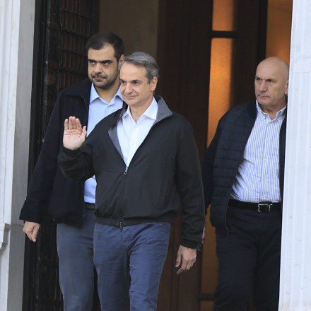 Ανάφλεξη στη Μέση Ανατολή: Προτεραιότητα για την Αθήνα οι 15.000 Έλληνες - Απρόβλεπτη η διάρκεια