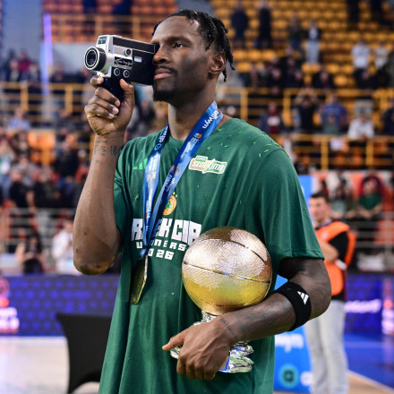 Παναθηναϊκός: «Με Χέιζ-Ντέιβις σπέρνει τον τρόμο στην EuroLeague» αναφέρει η AS