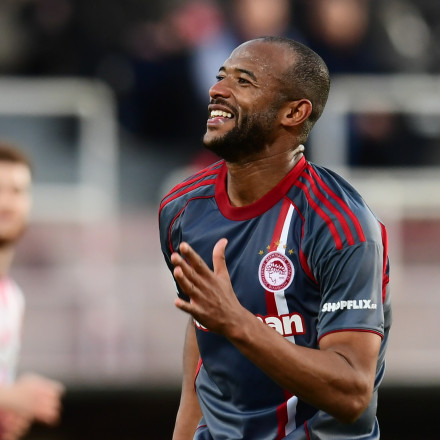 Ολυμπιακός: 50αρης Ελ Καμπί στη Stoiximan Super League - Ασταμάτητος ο killer των «ερυθρόλευκων»