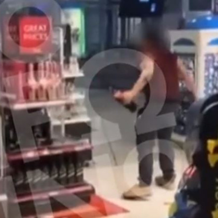 40χρονος σε αμόκ στο «Ελευθέριος Βενιζέλος» πέταγε μπουκάλια επειδή ακυρώθηκε η πτήση του για Κύπρο