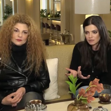 Τζένη Καζάκου:  «Στην αρχή υπήρχε σύγκριση με τη γιαγιά μου - Γίνεται ανθρωποφαγία... είναι λυπηρό»