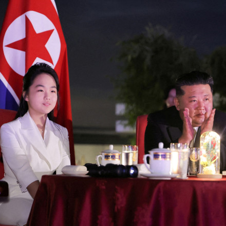 Ο Κιμ Γιονγκ Ουν τοποθέτησε επικεφαλής του Γραφείου Πυραύλων την 13χρονη κόρη του Κιμ Τζου Άε