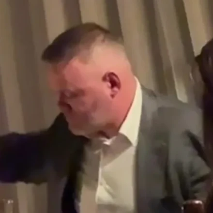 Σάλος με την κατάσταση του Ρούνεϊ σε πάρτι στο Μάντσεστερ - Το μεθύσι και τα... παντελόνια