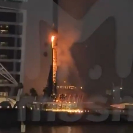 Ντουμπάι: Έπιασε φωτιά το ξενοδοχείο Μπουρτζ αλ Αράμπ – Το χτύπησε ιρανικό drone