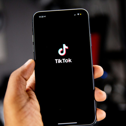 Το TikTok συνδέεται με αυξημένο άγχος και καθημερινά λάθη μνήμης