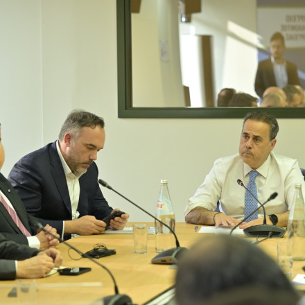 Σύσκεψη στο ΥΠΕΝ για τη Μέση Ανατολή: «Υπάρχει επάρκεια–Η ενεργειακή ασφάλεια είναι εθνική ασφάλεια»