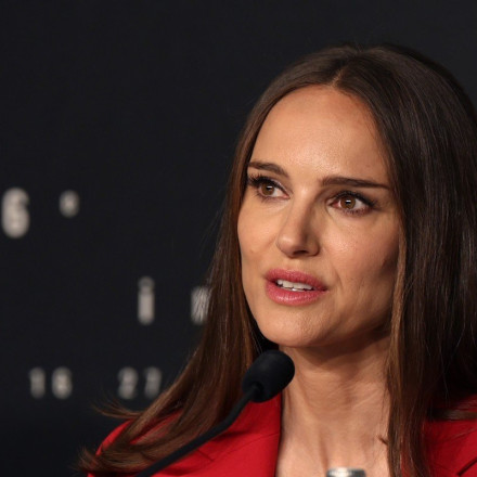 Συγκλονίζει η Νάταλι Πόρτμαν στο μήνυμα της για τη σύγκρουση στη Μέση Ανατολή: «Η καρδιά μου είναι κομμάτια»