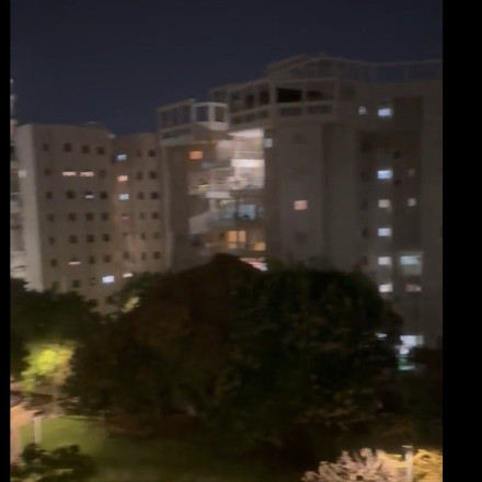 Πόλεμος στο Ισραήλ: Πολίτες ψάλλουν τον εθνικό ύμνο από τα μπαλκόνια τους – Δείτε το βίντεο