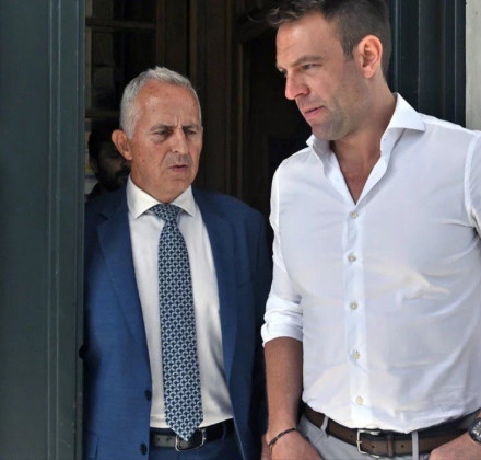 Η Θεσσαλονίκη γιορτάζει το Μετρό αλλά κάποιοι μετράνε όσους φεύγουν Η Θεσσαλονίκη γιορτάζει το Μετρό αλλά κάποιοι μετράνε όσους φεύγουν