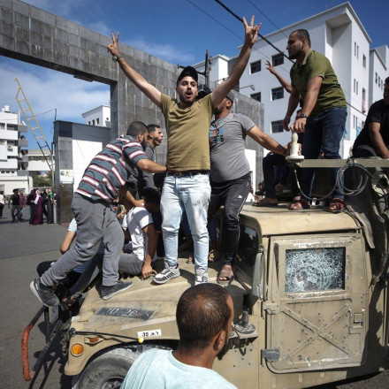 Πόλεμος στο Ισραήλ: Live οι εξελίξεις από το Al Jazeera – Ανεβαίνει ο απολογισμός των νεκρών – Η Χαμάς κρατά ομήρους