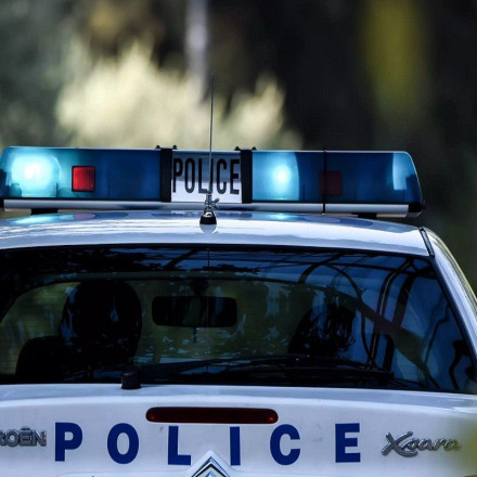 Χειροπέδες οn camera - Άνδρας σκαρφάλωσε σε μπαλκόνι και προσπάθησε να βιάσει