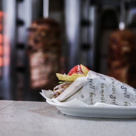 Ακρίβεια: Είδος πολυτελείας πλέον και το σουβλάκι