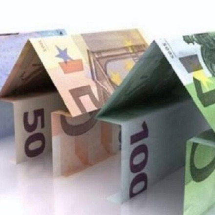 Τι αλλάζει στα στεγαστικά δάνεια: Πλαφόν σε ύψος δανεισμού και μηνιαίες δόσεις