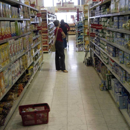 Υποχρεωτική ανακοίνωση ανατιμήσεων - Η λίστα με τα τρόφιμα και τα λαχανικά