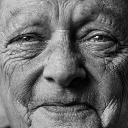 Η ανατομία μιας ρυτίδας – Πότε και γιατί εμφανίζονται και πως εξελίσσονται