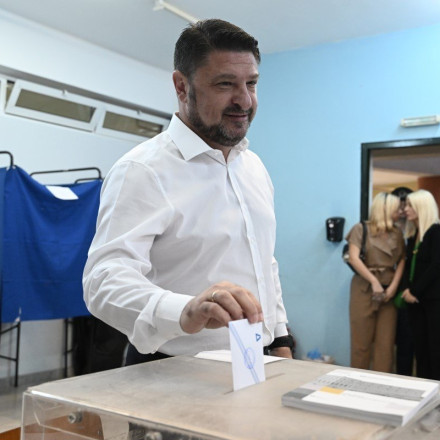 Ψήφισε στον Βύρωνα ο Νίκος Χαρδαλιάς