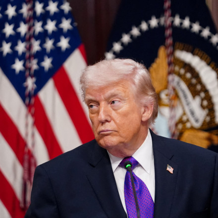 «Καρφιά» από Γαλλία σε Τραμπ: «Οι ΗΠΑ βρίσκονται στα χέρια εντελώς ανεύθυνων ανθρώπων»