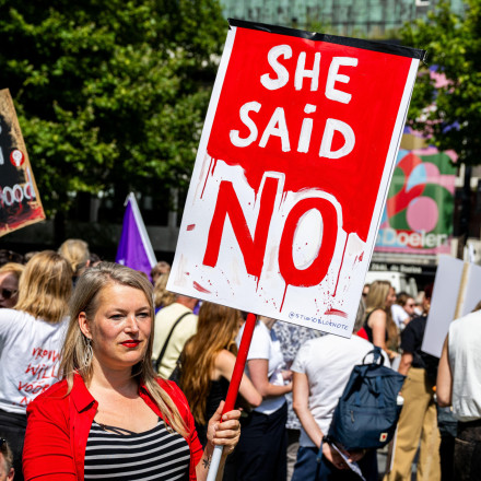 Παγκόσμια Ημέρα Γυναίκας: Ακόμα και σήμερα σε πολλές χώρες ο βιασμός δεν αντιμετωπίζεται ως έγκλημα