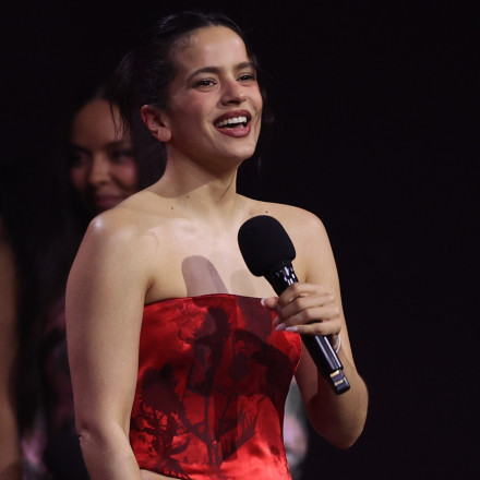 Ροζαλία: Τρέλανε το «Καμπ Νόου» πανηγυρίζοντας τα γκολ της Μπαρτσελόνα (videos)