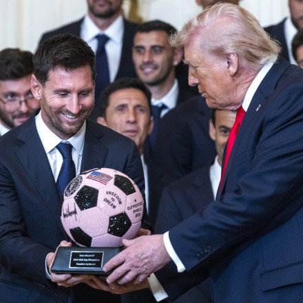 Το χειροκρότημα Μέσι στις δηλώσεις Τραμπ για τους βομβαρδισμούς στο Ιράν προκάλεσε αντιδράσεις (vid)