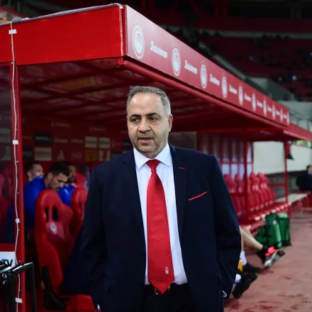 Η Τότεναμ ψάχνεται με πρώην στέλεχος του Ολυμπιακού για να τη βγάλει από το αδιέξοδο