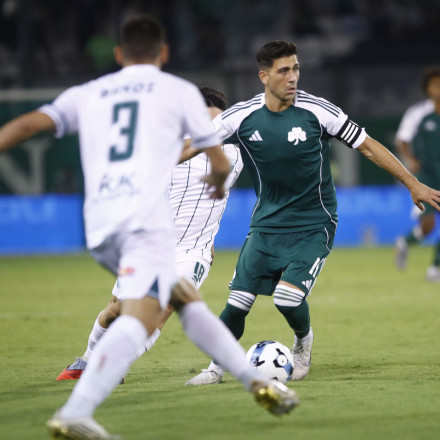 Live η «μάχη» της τετράδας ανάμεσα σε Λεβαδειακό και Παναθηναϊκό για τη Super League