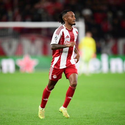 Ολυμπιακός: Ο «ντριμπλέρ» Ζέλσον Μάρτινς και η πρωτιά στην ενδιάμεση φάση του Champions League