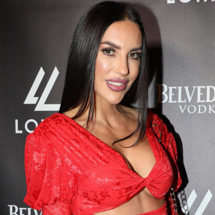 Ποια είναι η σύντροφος πρώην ποδοσφαιριστή που τράβηξε τα βλέμματα στο Παρίσι (pics)