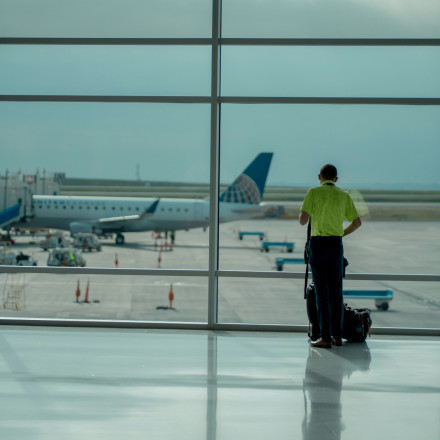 Λιγότερες πτήσεις, περισσότερες θέσεις - Πώς η αεροπορία μπορεί να μειώσει τις εκπομπές ρύπων