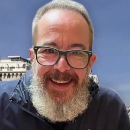 «Θέλουμε μόνο να τον βρούμε»: Δυόμισι χρόνια μυστήριο με τον «ρεμπέτη της Αριστοτέλους»