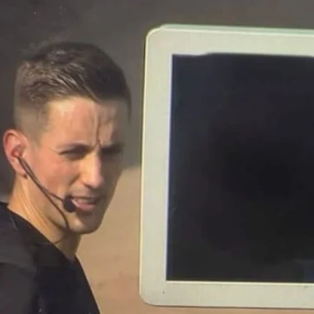 Γερμανία: Πρωτοφανές σκηνικό με οπαδούς να αποσυνδέουν το VAR