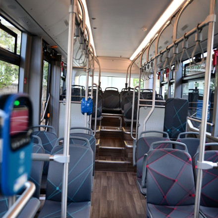 Τοξικοεξαρτημένος άνδρας βρέθηκε νεκρός μέσα σε λεωφορείο - Χειροπέδες σε φίλο του για ναρκωτικά