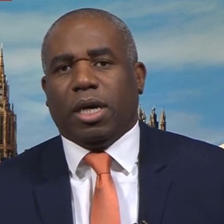 Ανιστόρητος ο Βρετανός Αναπληρωτής Πρωθυπουργός  - Βάφτισε την Κύπρο «χώρα του ΝΑΤΟ»