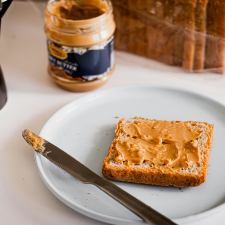 Τρεις κουταλιές φυστικοβούτυρο την ημέρα βοηθούν τους ηλικιωμένους να κινούνται με ευκολία