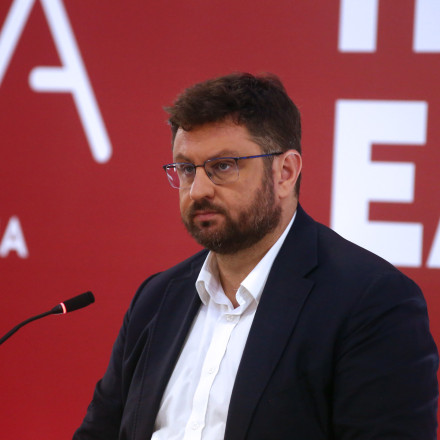 Στον ΣΥΡΙΖΑ κάποιοι έχουν «τρελαθεί»: Στην Επιτροπή Δεοντολογίας, λόγω Τσίπρα, ο Ζαχαριάδης...