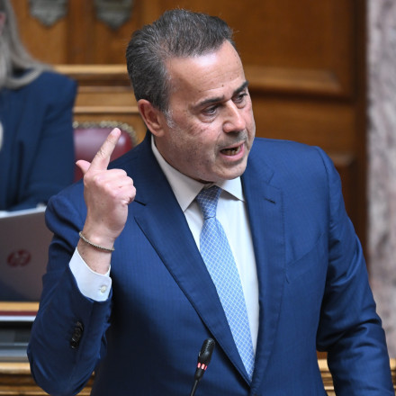 Βουλή: Με Κωνσταντίνο Καραμανλή η απάντηση Παπασταύρου σε Σαμαρά - «Αδικείτε τον εαυτό σας»