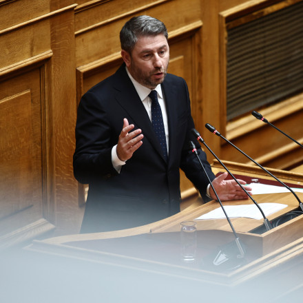 Κόντρα Παπασταύρου - Ανδρουλάκη: «Κατώτεροι των περιστάσεων» - «Μαθήματα στο παρακράτος του Μαξίμου»