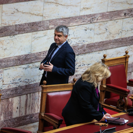 Οδυσσέας Κωνσταντινόπουλος: Γιατί μετά την διαγραφή χάνει και τη θέση αντιπροέδρου της Βουλής