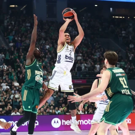 Φενέρμπαχτσε: «Προκαλεί» τον Παναθηναϊκό AKTOR βγάζοντας μπλούζα με το buzzer beater του Μπόλντγουϊν