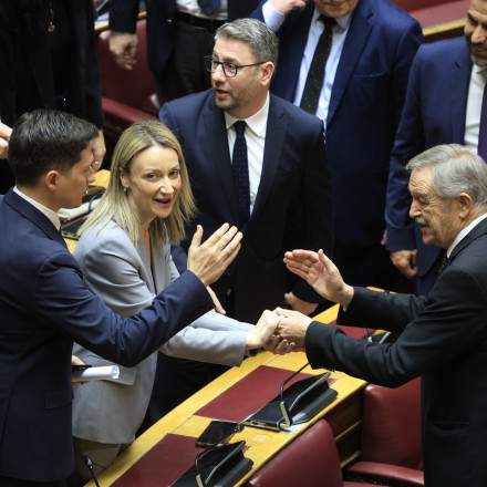 Bουλή: Νέος αντιπρόεδρος με 255 «ναι» ο Πάρις Κουκουλόπουλος-Στα έδρανα του ΚΚΕ ο Κωνσταντινόπουλος