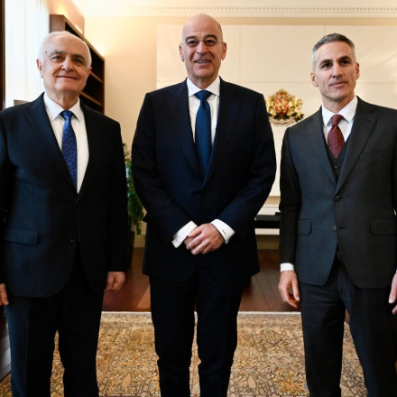 Στη Σόφια ο Νίκος Δένδιας: Η ελληνική συστοιχία Patriot «ασπίδα» στον εναέριο χώρο της Βουλγαρίας