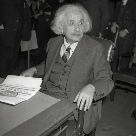 Άλμπερτ Αϊνστάιν, ο απλός άνθρωπος πίσω από το μυαλό που άλλαξε τον κόσμο