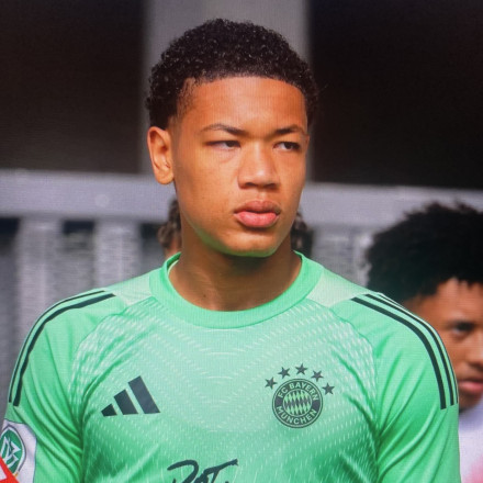 Πρέσκοτ: Ο 16χρονος «κέρβερος» της Μπάγερν που χρειάζεται... κυβερνητική άδεια για να παίξει (vid)