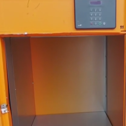 Στιγμές αγωνίας στην Καβάλα: 7χρονος κλειδώθηκε σε θυρίδα παραλαβής δεμάτων