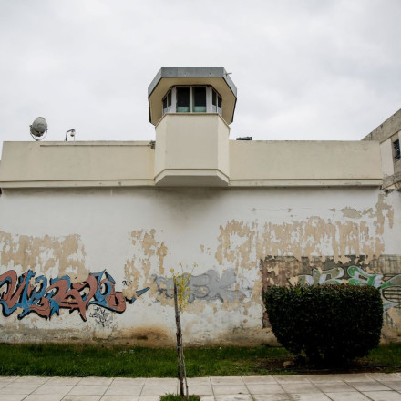 Στελέχη του ΕΟΠΑΕ ερευνούν τους θανάτους δύο κρατουμένων στις φυλακές Κορυδαλλού