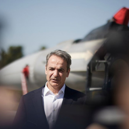 Στην 110 Πτέρυγα Μάχης της Λάρισας ο Κυριάκος Μητσοτάκης - Τι είπε για την «Ασπίδα του Αχιλλέα»