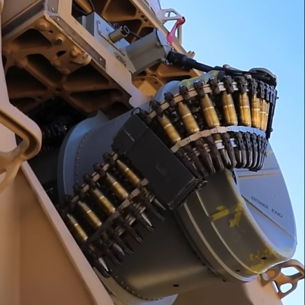 Πολυβόλο που ρίχνει 4.500 σφαίρες το λεπτό προστατεύει την πρεσβεία των ΗΠΑ στη Βαγδάτη