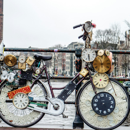 Γιατί τα ρολόγια κινούνται δεξιόστροφα