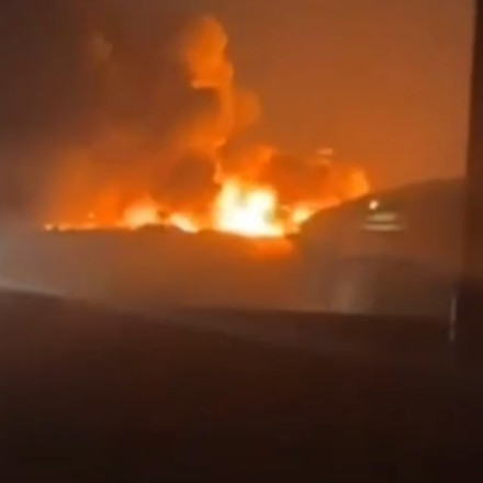 Μεγάλη φωτιά σε διυλιστήριο στο Ιράκ - Ιράν στις χώρες της Μέσης Ανατολής: «Διώξτε τους Αμερικανούς»